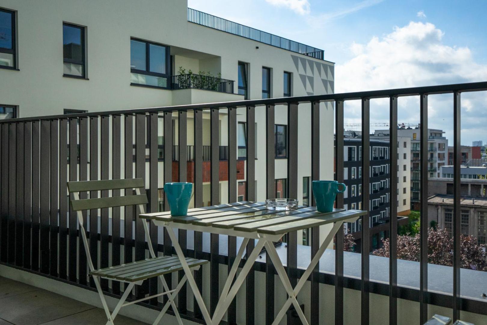 Praga - Workspace, Balcony And Parking By Rentujemy Apartment *