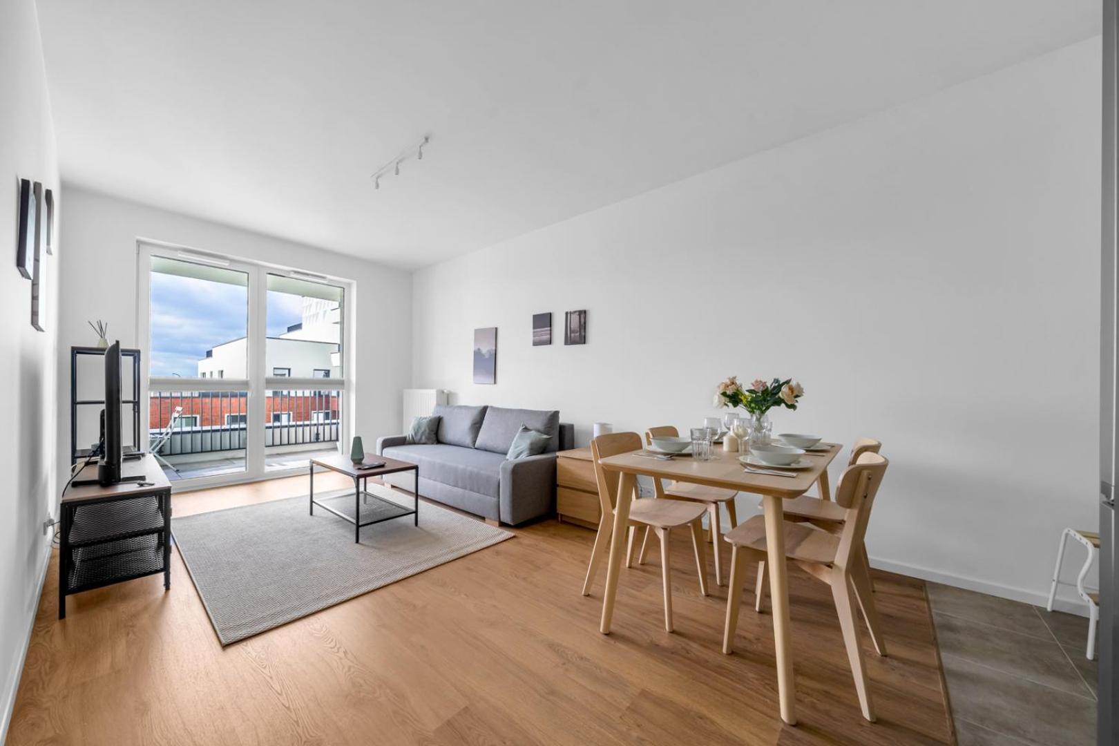 Praga - Workspace, Balcony And Parking By Rentujemy Warsaw