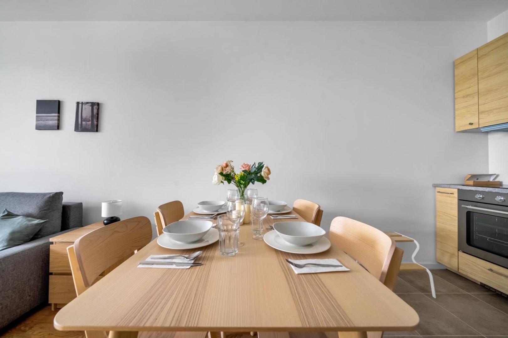Praga - Workspace, Balcony And Parking By Rentujemy Apartment