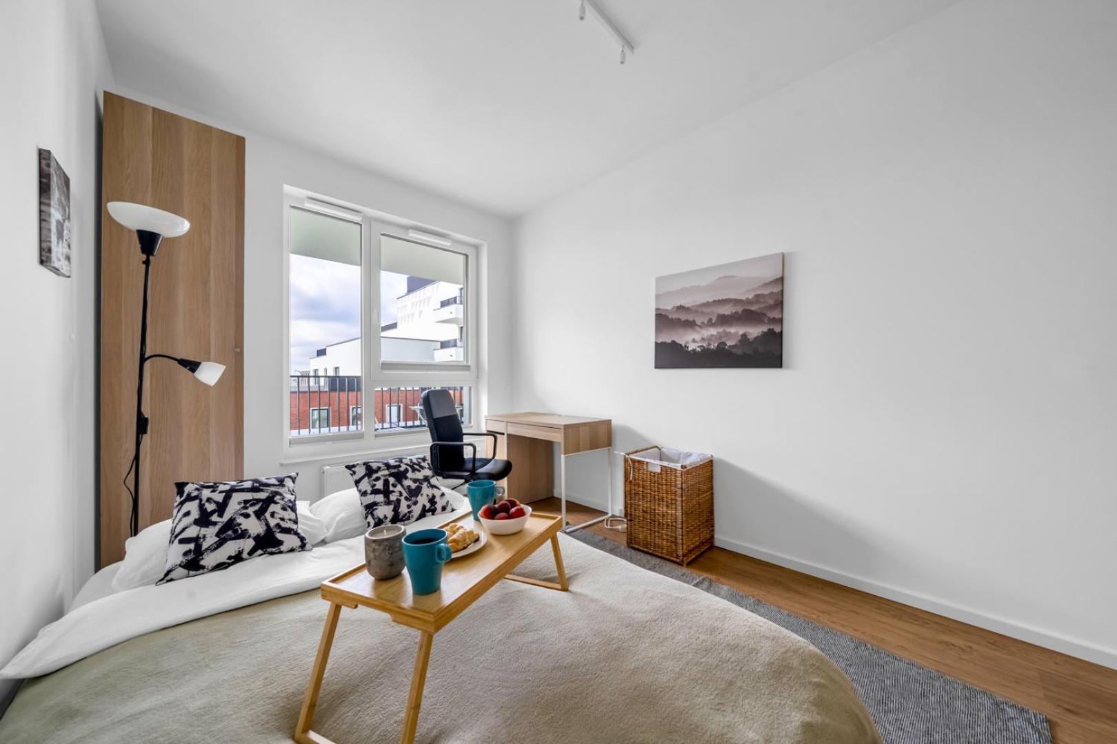 Praga - Workspace, Balcony And Parking By Rentujemy Apartment
